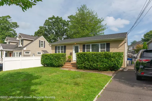 Brielle, NJ 08730,302 Lenape Trail