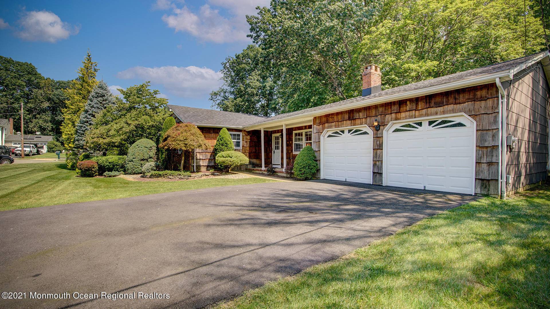 Morganville, NJ 07751,3 Winnipeg Court