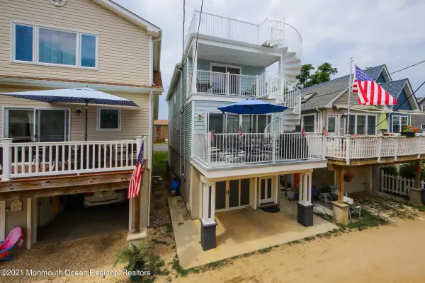 55 Gravelly Point Road, Highlands, NJ 07732