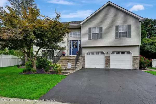 19 Joshua Court, Howell, NJ 07731