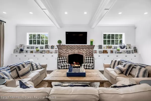 Rumson, NJ 07760,7 Sheraton Lane