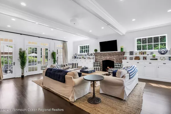 Rumson, NJ 07760,7 Sheraton Lane