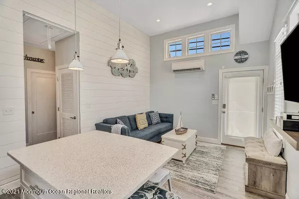 Lavallette, NJ 08735,111 W Tarpon Way