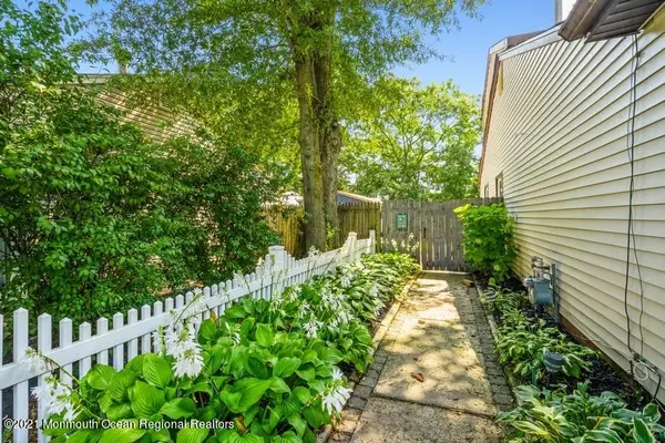 North Middletown, NJ 07748,264 Forest Avenue