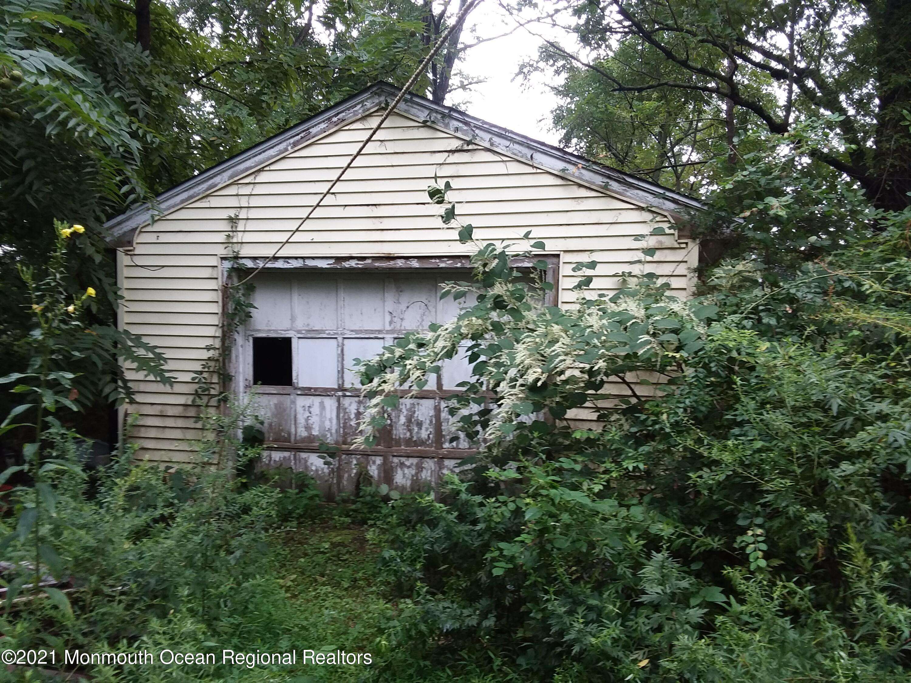 Freehold, NJ 07728,313 Brickyard Road