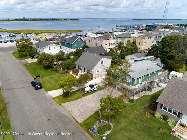 Barnegat Light, NJ 08006,33 W 9th Street