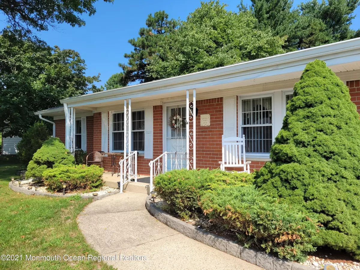 Whiting, NJ 08759,2 Revere Court