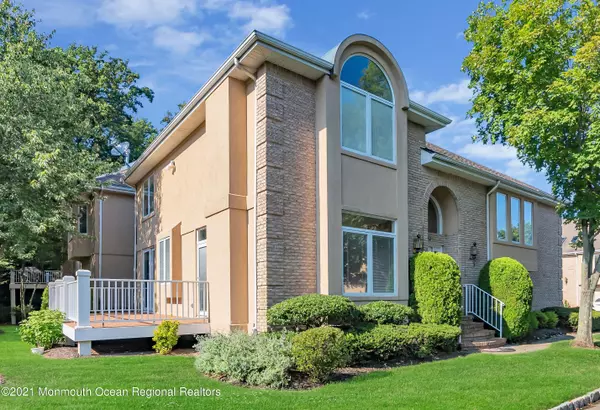 99 Carlsbad Court, Holmdel, NJ 07733