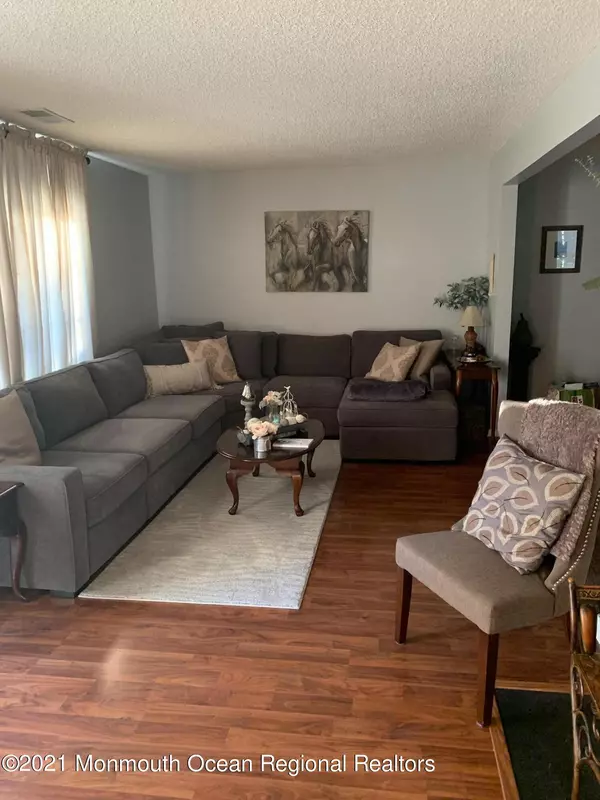 Tinton Falls, NJ 07712,2 Phoenix Court