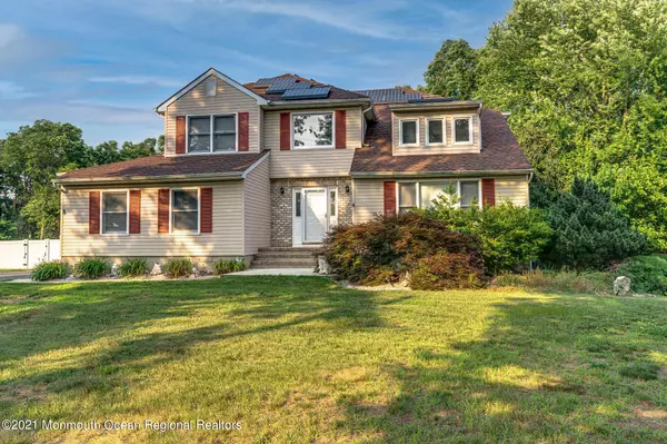 8 Stillwells Corner Road, Freehold, NJ 07728