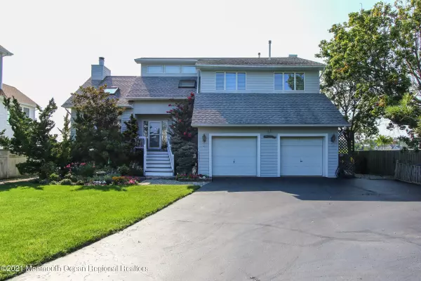 Rumson, NJ 07760,14 Warren Street