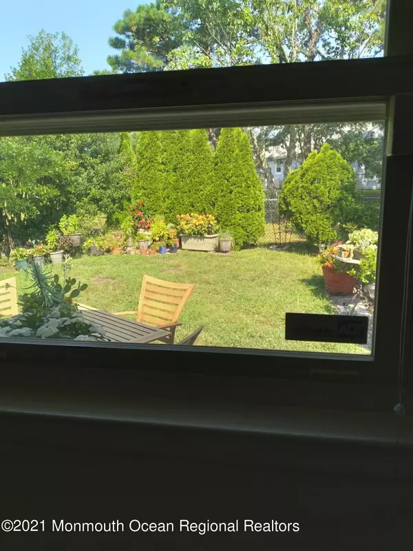 Toms River, NJ 08753,10 Parisian Drive