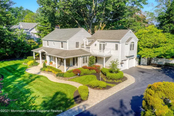 Rumson, NJ 07760,4 Clover Lane