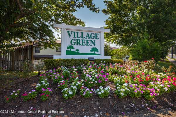 31 Village Green Way, Hazlet, NJ 07730