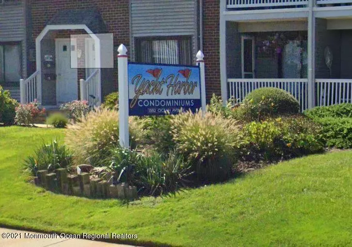 Sea Bright, NJ 07760,1382 Ocean Avenue #B8