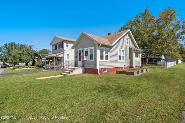 Keyport, NJ 07735,51 Perry Street