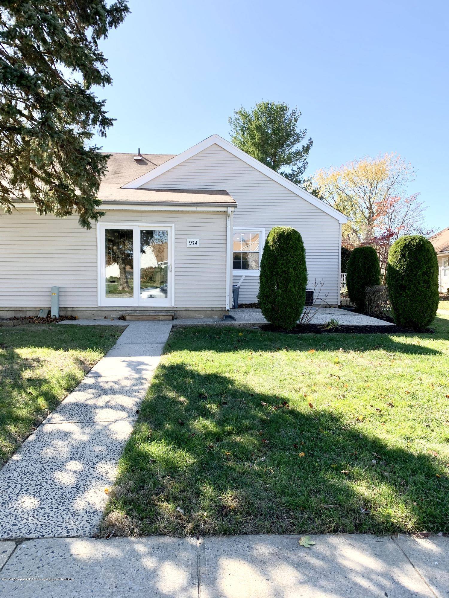93 Halls Croft #A, Freehold, NJ 07728