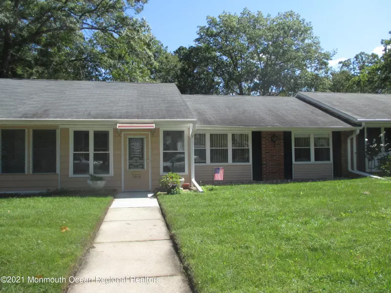 128 Farrington Court, Lakewood, NJ 08701