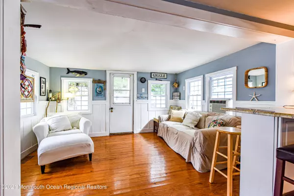 Ship Bottom, NJ 08008,252 W 17th Street #C