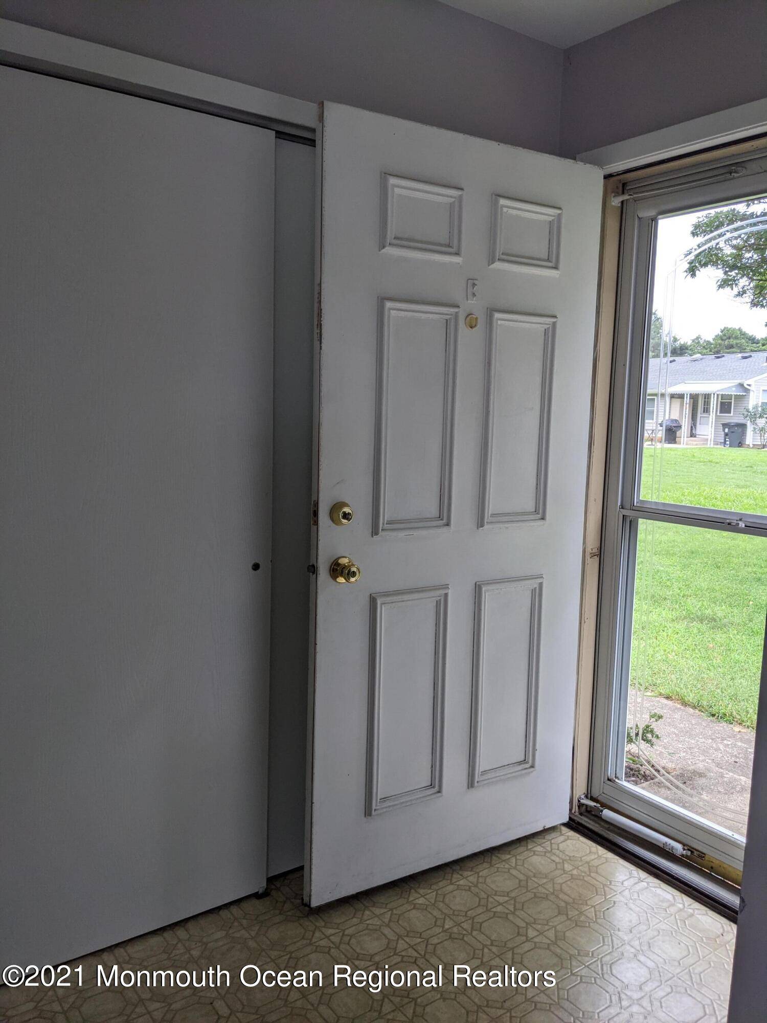 Whiting, NJ 08759,16 Berkshire Road