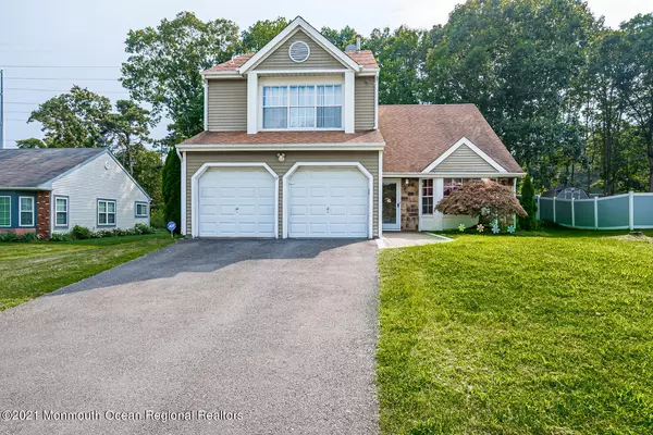 30 Mount Run, Tinton Falls, NJ 07753