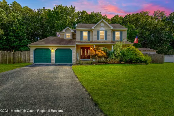 1069 White Oak Court, Toms River, NJ 08753