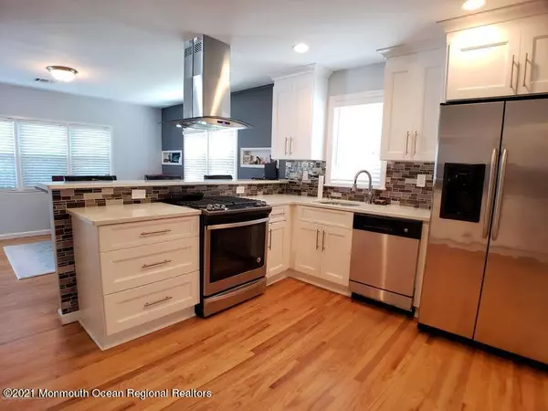 Keyport, NJ 07735,329 Elmwood Drive