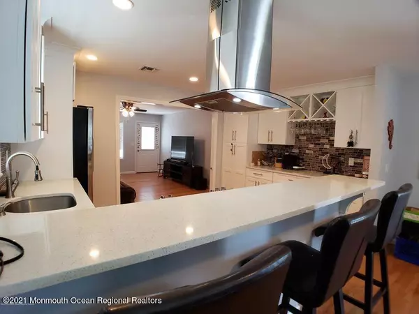 Keyport, NJ 07735,329 Elmwood Drive