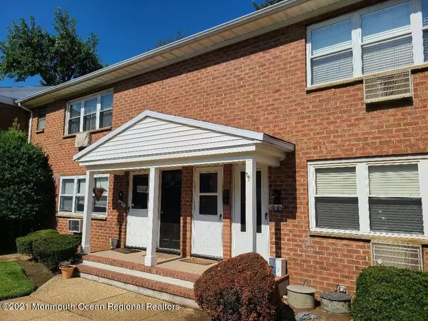 Atlantic Highlands, NJ 07716,17 King James Lane