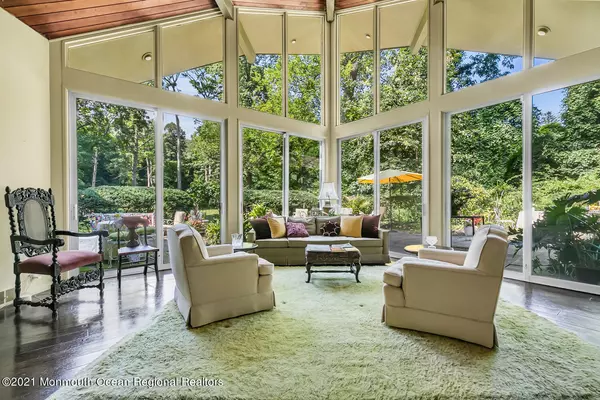 Rumson, NJ 07760,136 Rumson Road