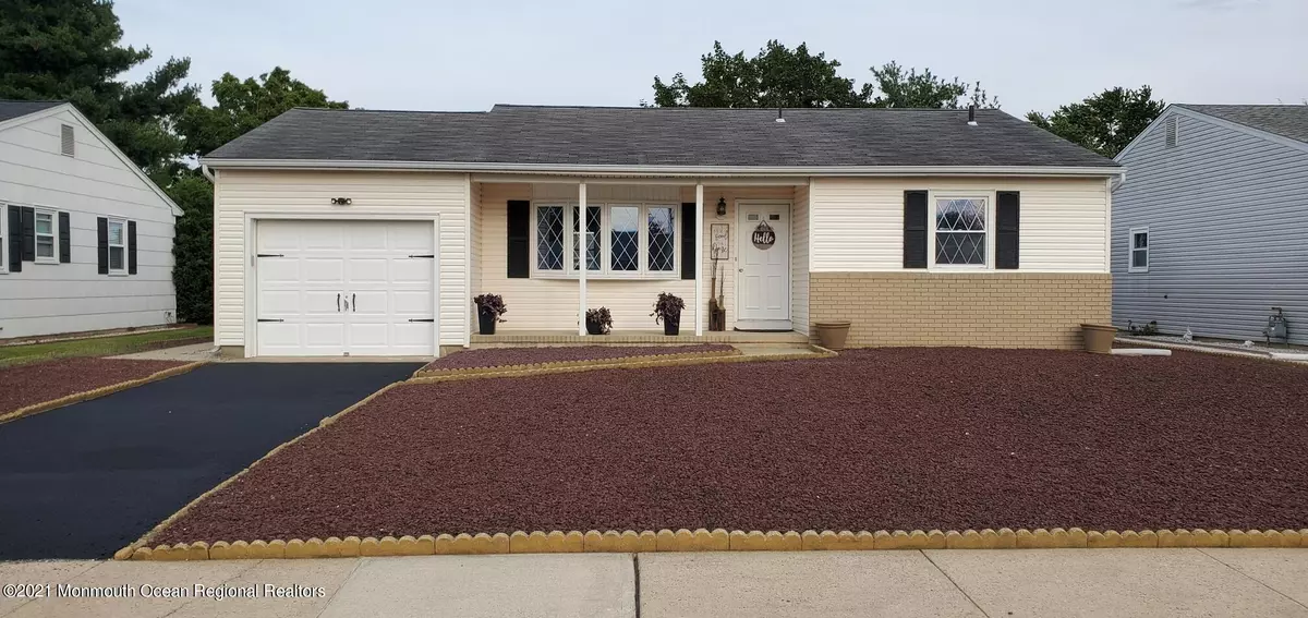 Toms River, NJ 08757,9 Bolingbroke Drive