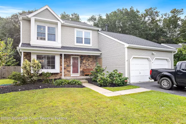 12 Rider Lane, Tinton Falls, NJ 07753