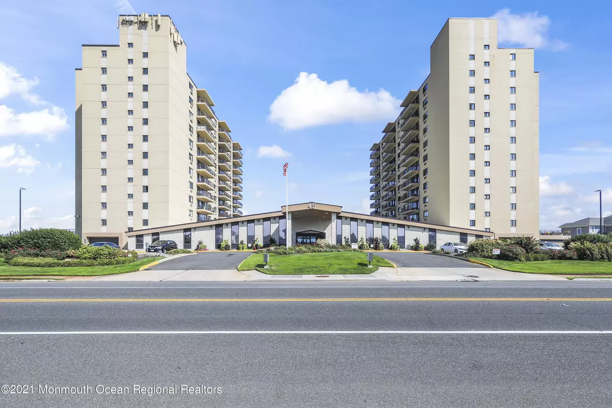 Monmouth Beach, NJ 07750,45 Ocean Avenue #7L