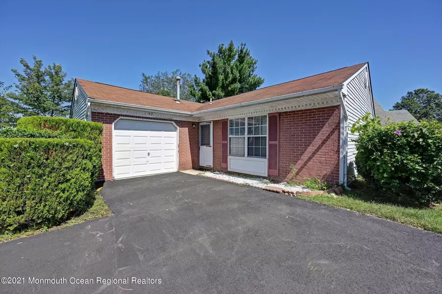 37 Datchet Close #1000, Freehold, NJ 07728