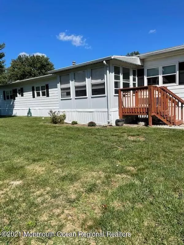 174 Barbara Court, Spotswood, NJ 08884