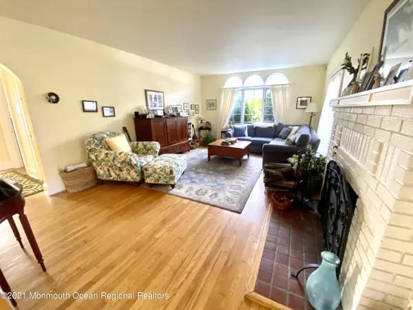 Little Silver, NJ 07739,24 Monroe Avenue