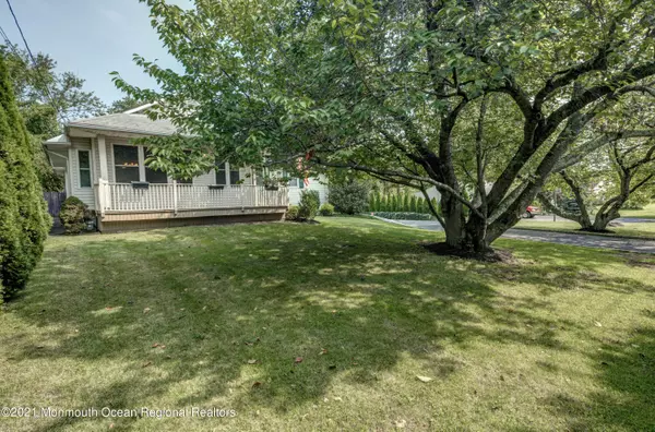 Little Silver, NJ 07739,85 Birch Avenue