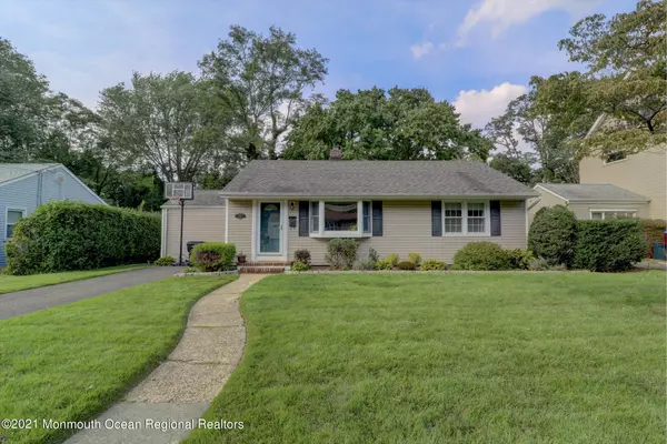 59 Crestview Drive, Middletown, NJ 07748