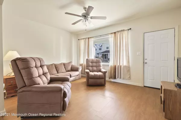 Sea Bright, NJ 07760,21 Center Street