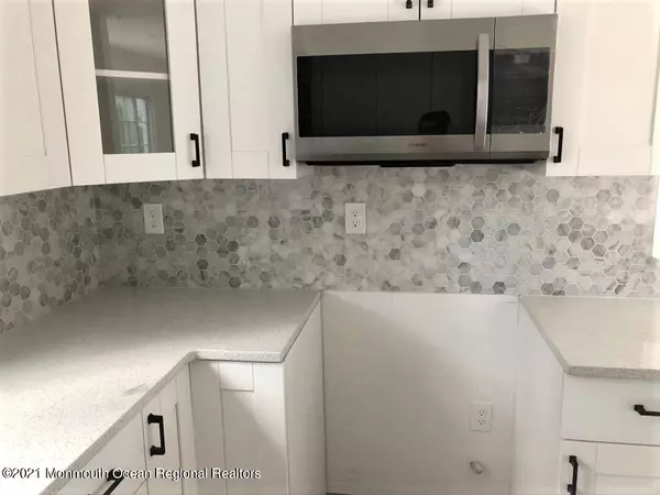 Keyport, NJ 07735,128 Luppatatong Avenue