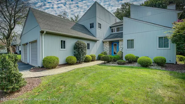 9 Forge Court, Marlboro, NJ 07746