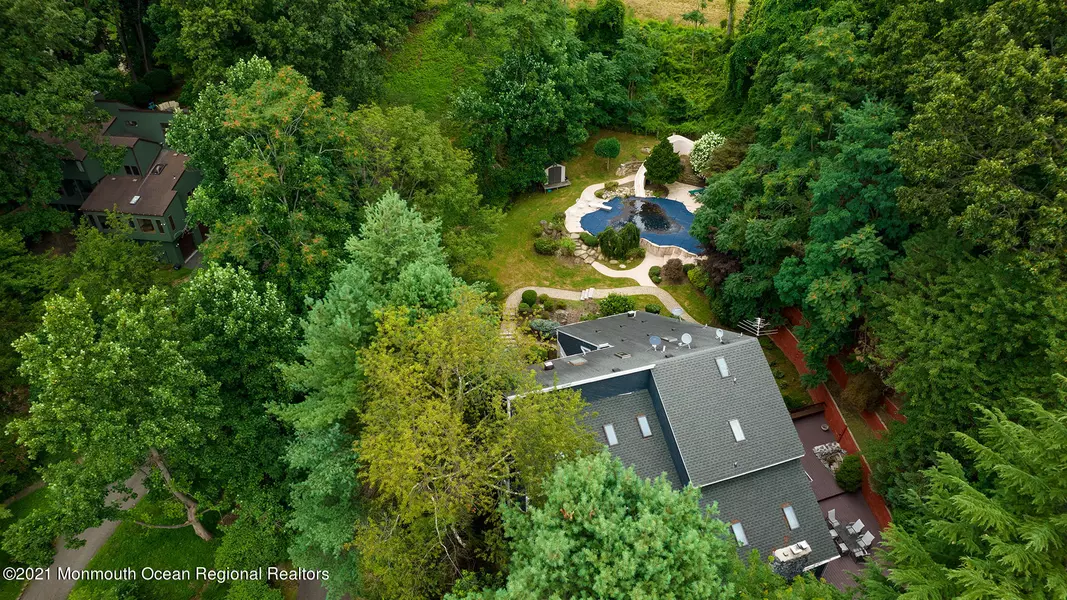 4 Longview Drive, Holmdel, NJ 07733