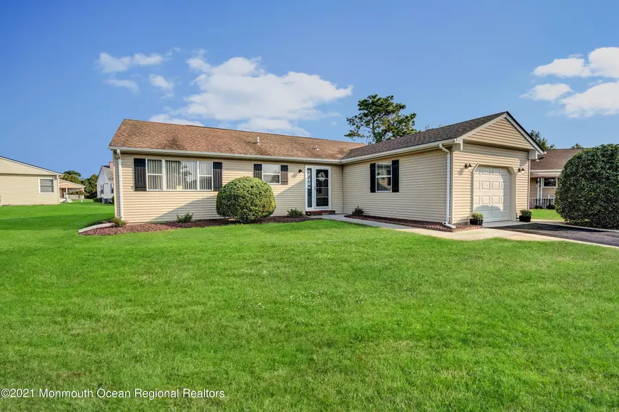 30 Tropicana Court, Toms River, NJ 08757