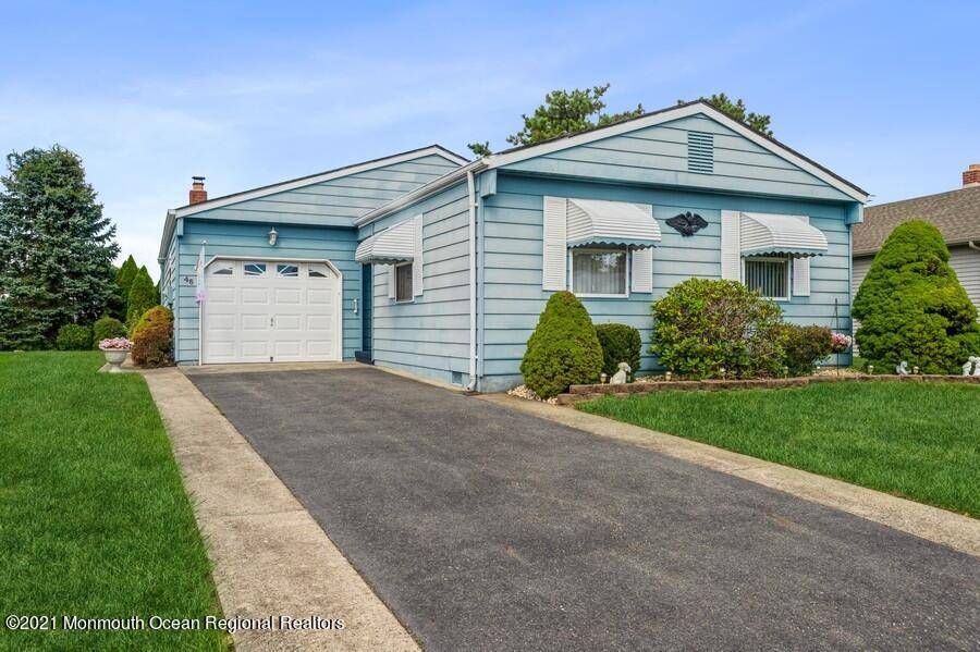 46 Woodstock Drive, Toms River, NJ 08757