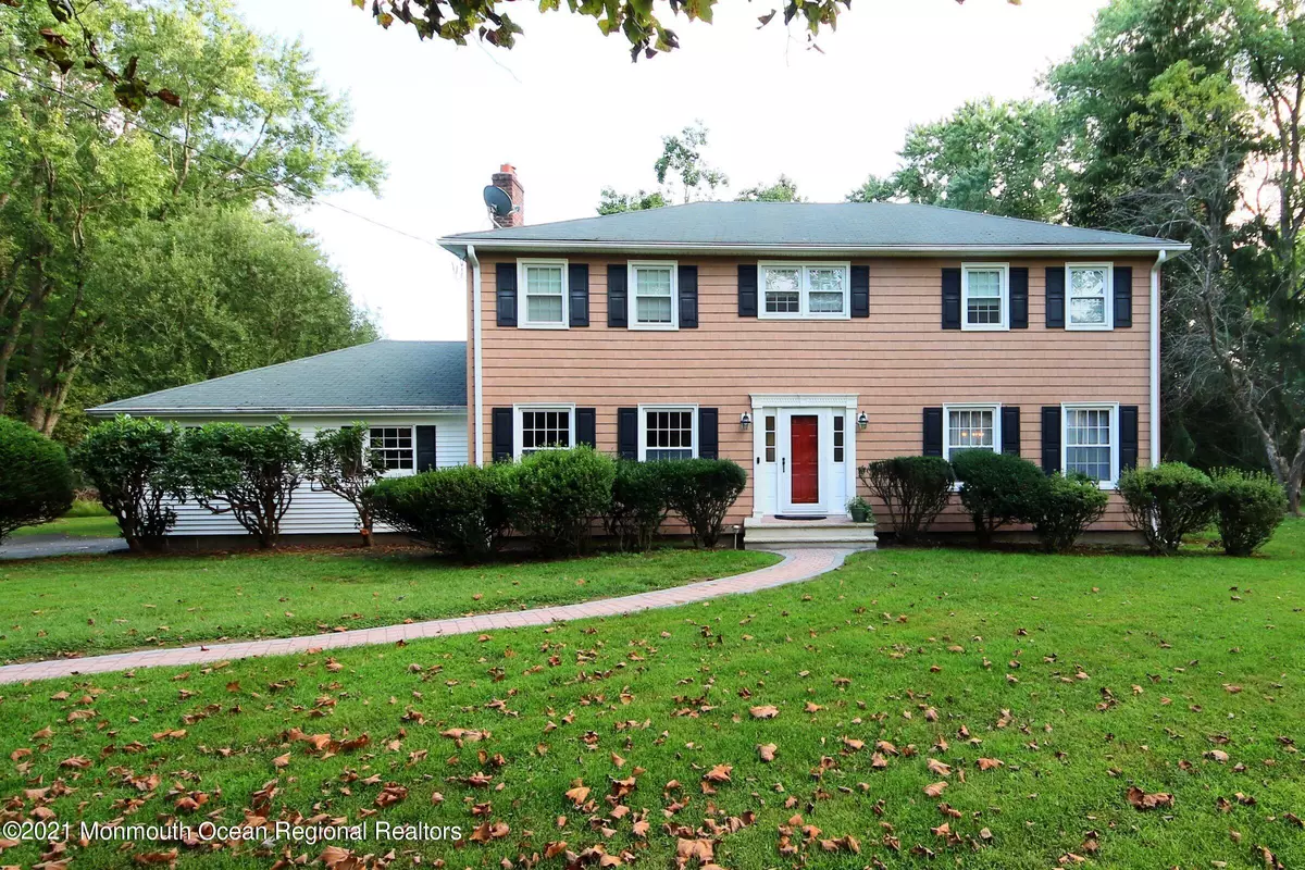 Holmdel, NJ 07733,4 Carlisle Court