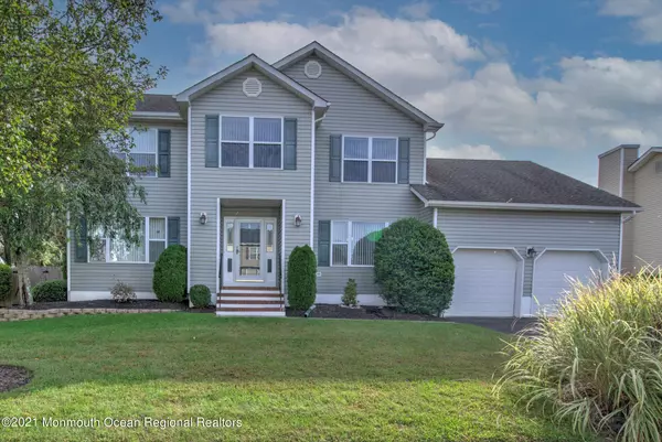 12 Deborah Lane, Howell, NJ 07731