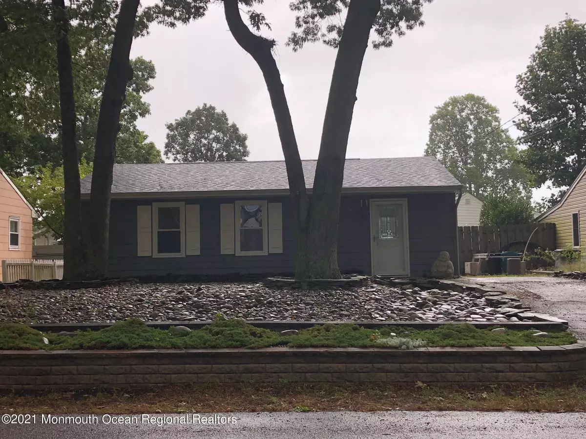 Lanoka Harbor, NJ 08734,745 Birch Road