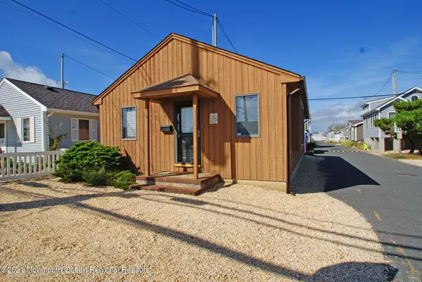 Lavallette, NJ 08735,3167 Route 35 #B