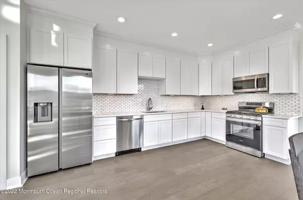 Manalapan, NJ 07726,107 Hedgerow Lane