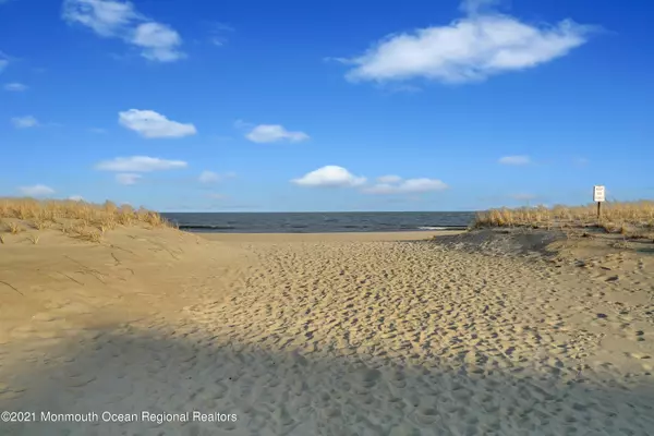 102 Beacon Boulevard, Sea Girt, NJ 08750